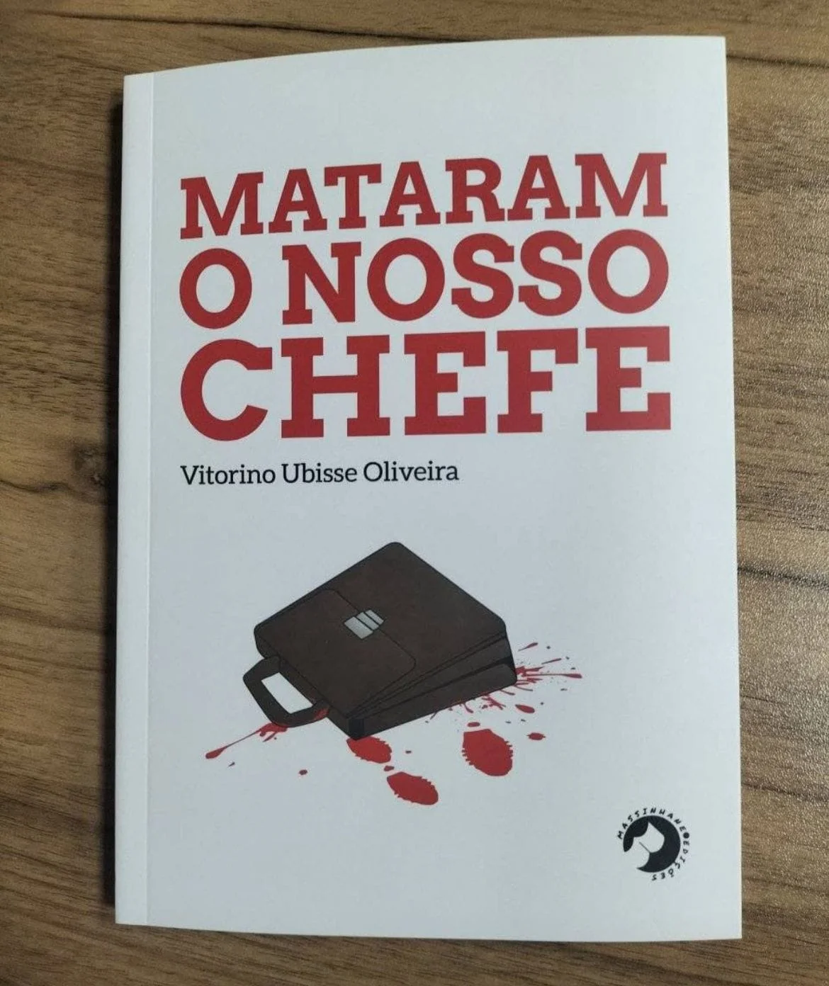 Lançamento literário em Xa-Xai celebra a obra “Mataram o Nosso Chefe”, de Vitorino Ubisse Oliveira