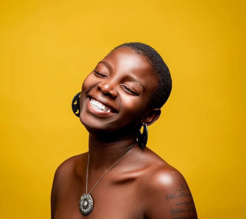 Énia Lipanga realiza oficina de escrita criativa